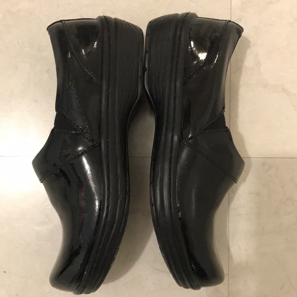 Klogs Footwear-Womens, Black Patent size 7